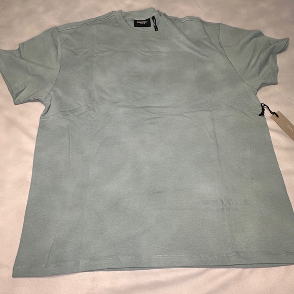NEW Essentials Fear of God Tshirt Medium - Picture 2 of 5